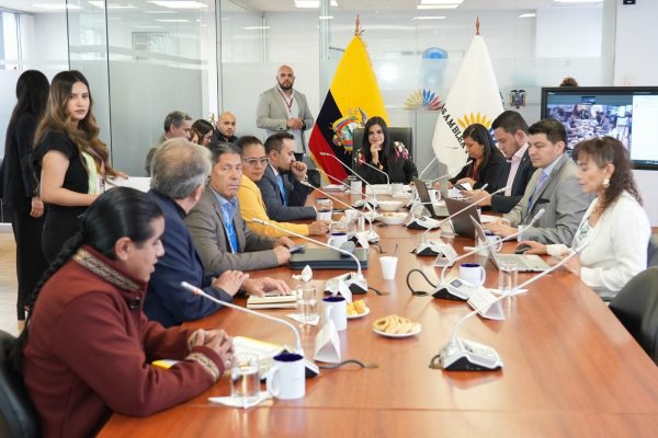 Prefecturas plantean reformas claras al COOTAD para fortalecer su autonomía